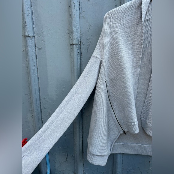 Lululemon Wrap It Up Sweater, approx size 8/10 - Picture 10 of 13